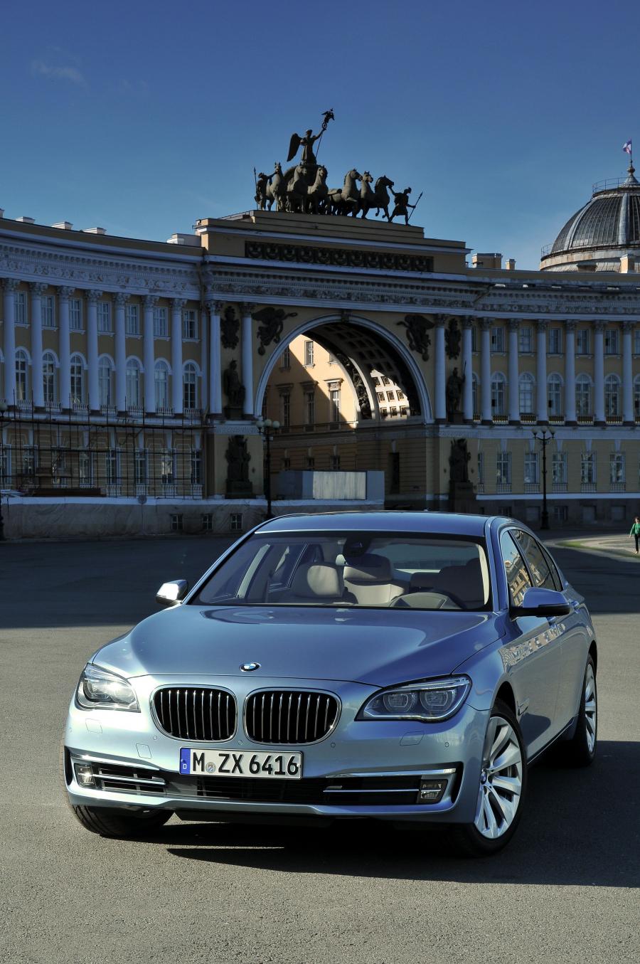  BMW ActiveHybrid 7 2013 года  (фото 32 из 36)